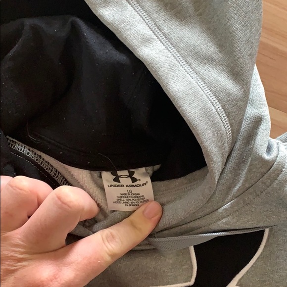 Under Armour Sweatshirt - Picture 2 of 3